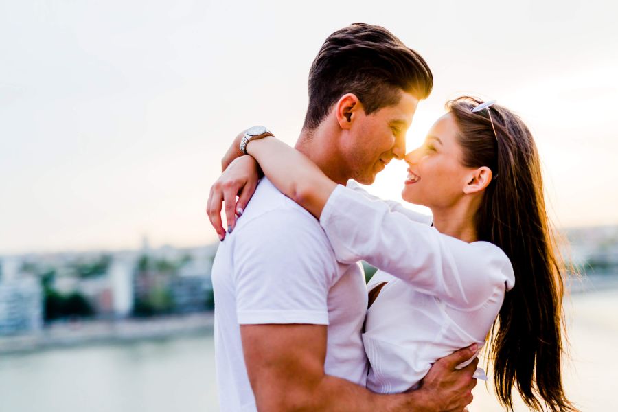 ber 30 sollen Partner, Kind und Haus da sein? Muss das? Die Freiheiten und Probleme von Singles ab 30 und unsere besten Tipps Partnersuche ab 30 - Solls ernst werden? Tipps fr die Liebe